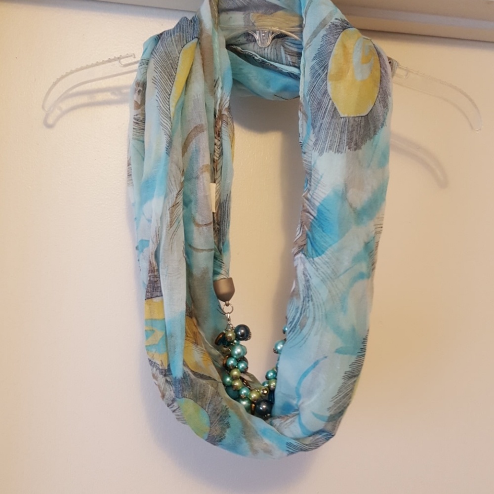 Brand new scarf
